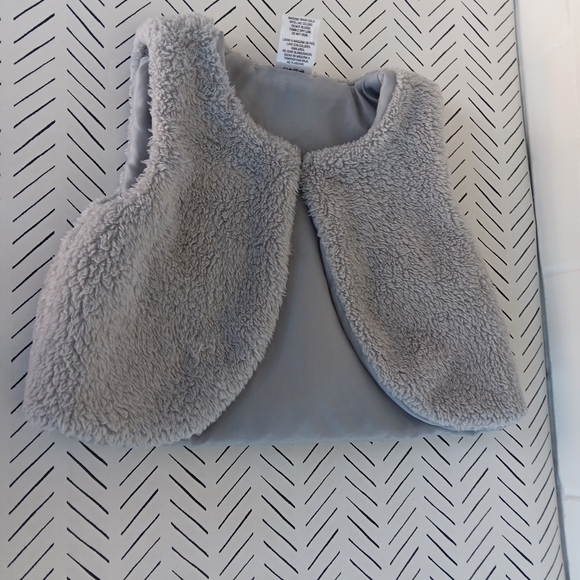 Toughskins Other - Tough skins vest, girls large